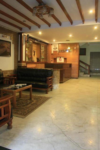 The Denzong Shangrila Gangtok Exterior foto